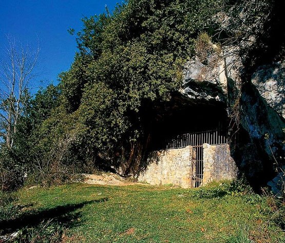 Ruta Monte Tejas &ndash; Cuevas Hornos de la Pe&ntilde;a